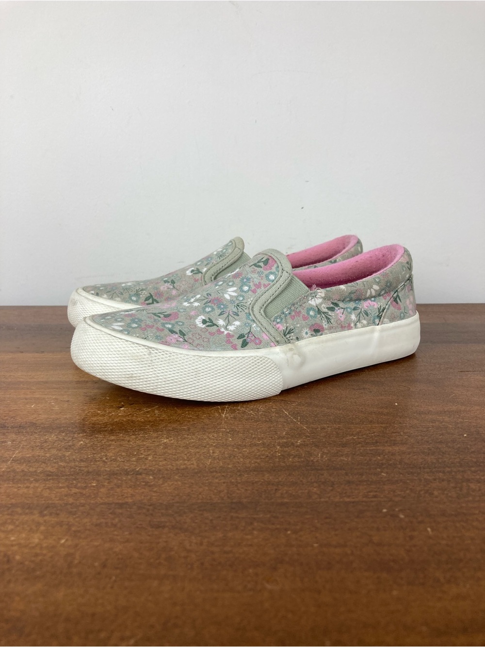 Cat & Jack Canvas Slip On Sneakers Gray Pink Flowers Casual Girl’s Size 13.